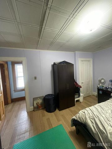 11 IDLEWILD Avenue, Sayreville, NJ 08872
