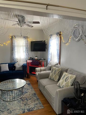 11 IDLEWILD Avenue, Sayreville, NJ 08872