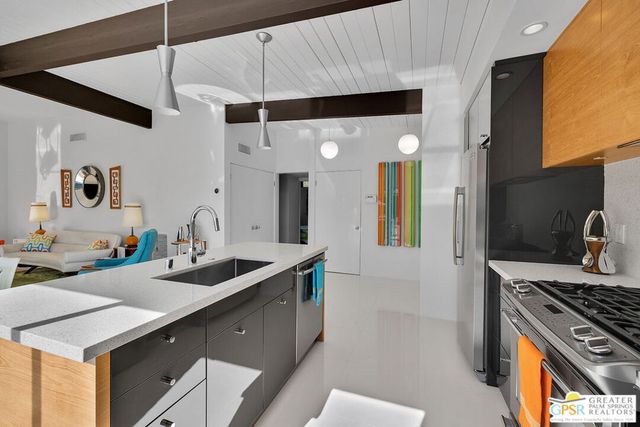 1155 E Adobe Way, Palm Springs, CA 92262