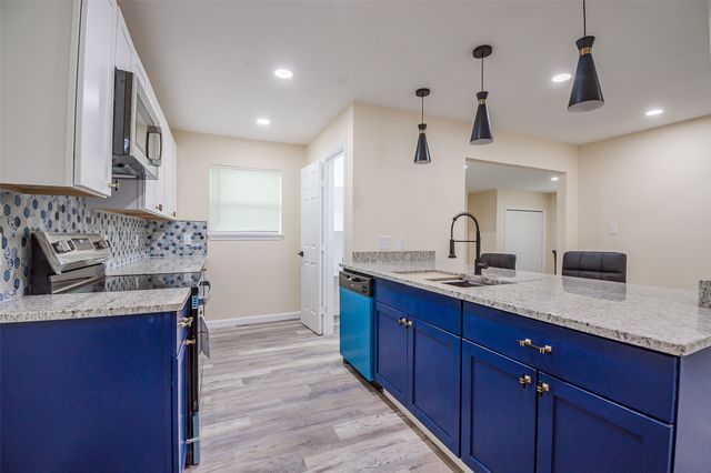 5305 Cahill Oval Street, River Oaks, TX 76114