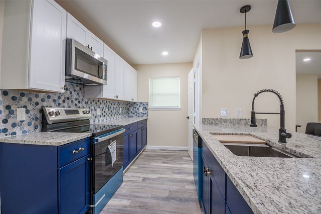 5305 Cahill Oval Street, River Oaks, TX 76114