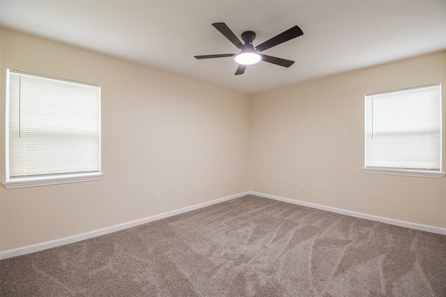 5305 Cahill Oval Street, River Oaks, TX 76114