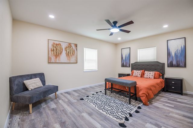 5305 Cahill Oval Street, River Oaks, TX 76114