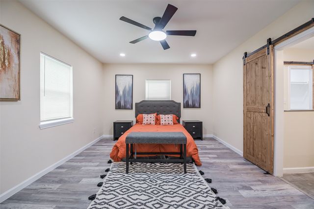 5305 Cahill Oval Street, River Oaks, TX 76114