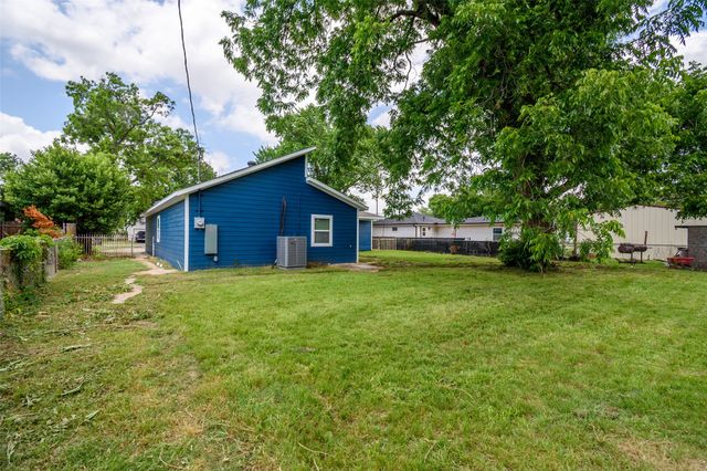 5305 Cahill Oval Street, River Oaks, TX 76114