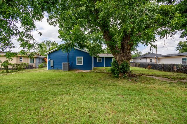 5305 Cahill Oval Street, River Oaks, TX 76114
