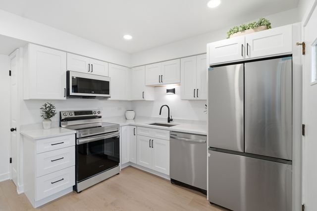 2000 Parkside Drive FG, Park Ridge, IL 60068