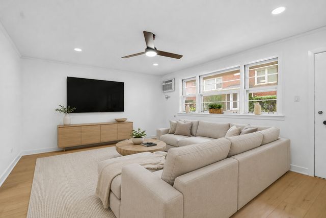 2000 Parkside Drive FG, Park Ridge, IL 60068