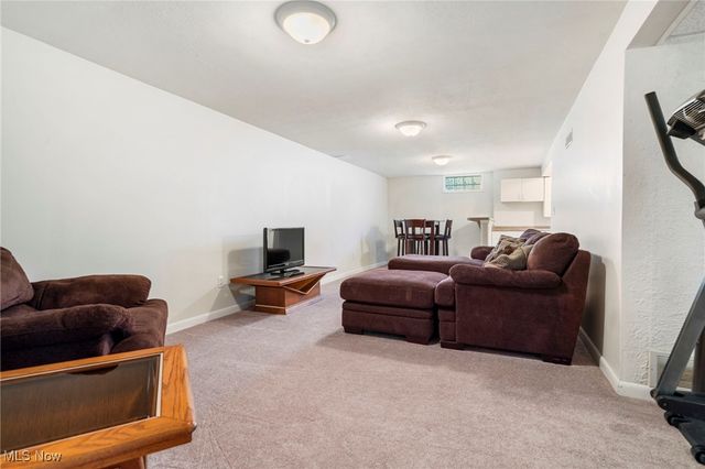 3017 Greenridge Road, Norton, OH 44203