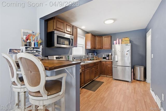 23241 Hill Avenue, Warren, MI 48091