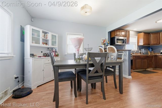 23241 Hill Avenue, Warren, MI 48091