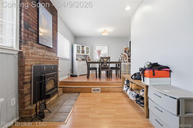 23241 Hill Avenue, Warren, MI 48091