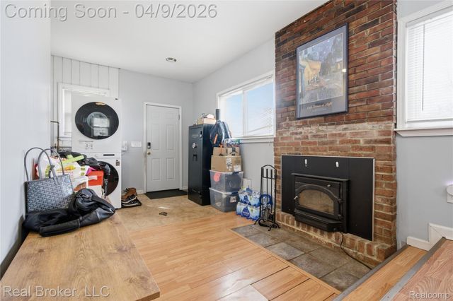 23241 Hill Avenue, Warren, MI 48091