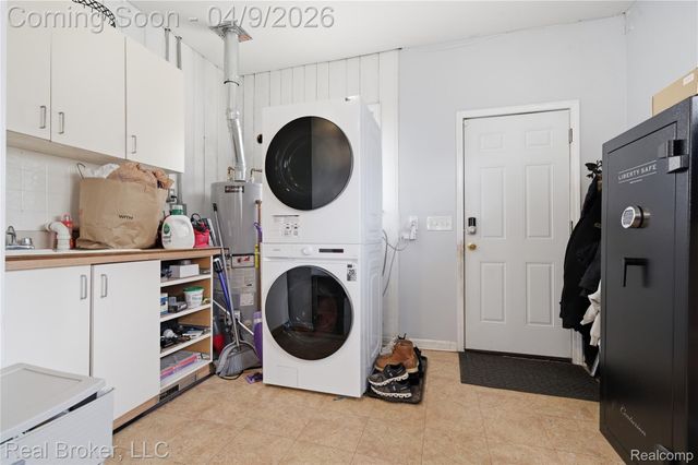 23241 Hill Avenue, Warren, MI 48091