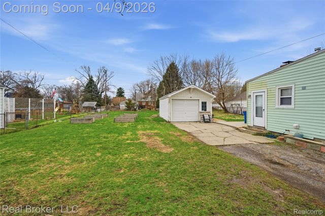 23241 Hill Avenue, Warren, MI 48091