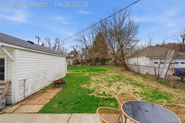 23241 Hill Avenue, Warren, MI 48091