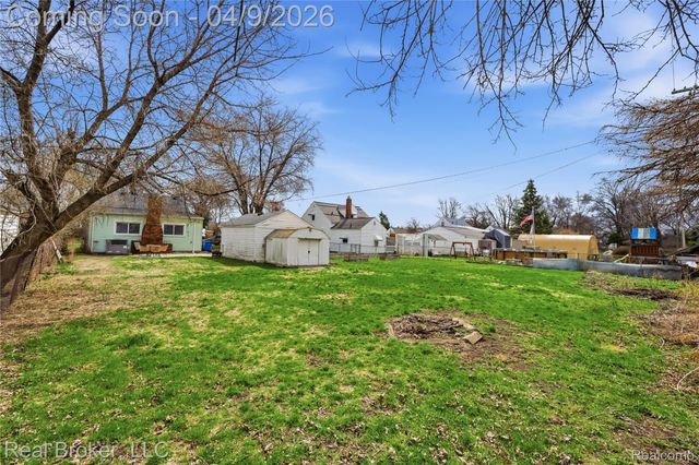 23241 Hill Avenue, Warren, MI 48091