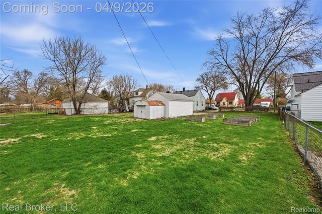 23241 Hill Avenue, Warren, MI 48091