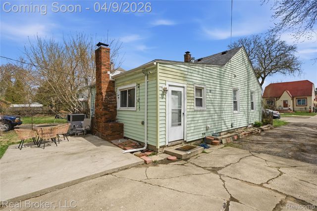 23241 Hill Avenue, Warren, MI 48091