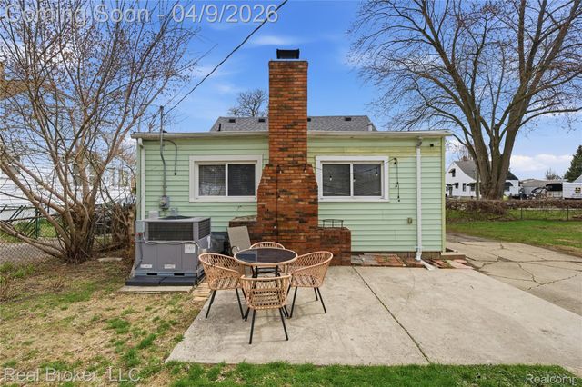 23241 Hill Avenue, Warren, MI 48091