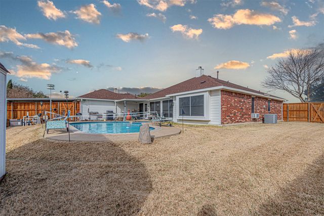 2812 Preston Creek, Mesquite, TX 75181
