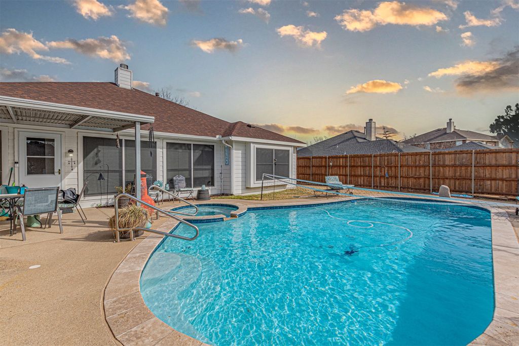2812 Preston Creek, Mesquite, TX 75181