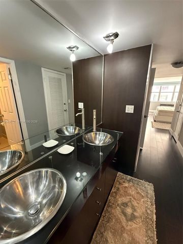 6039 Collins Avenue 1505, Miami Beach, FL 33140