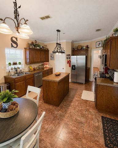 1622 Shady Lake Circle, Henderson, TX 75652