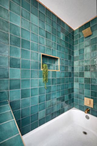 2633 NW 9th Ln, Wilton Manors, FL 33311