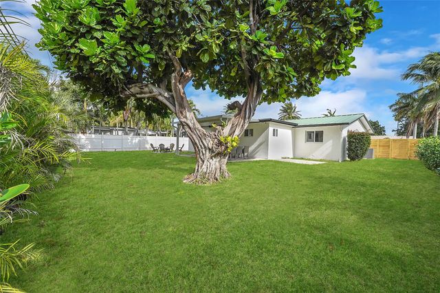 2633 NW 9th Ln, Wilton Manors, FL 33311