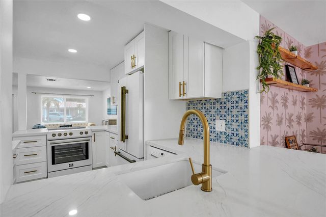 2633 NW 9th Ln, Wilton Manors, FL 33311