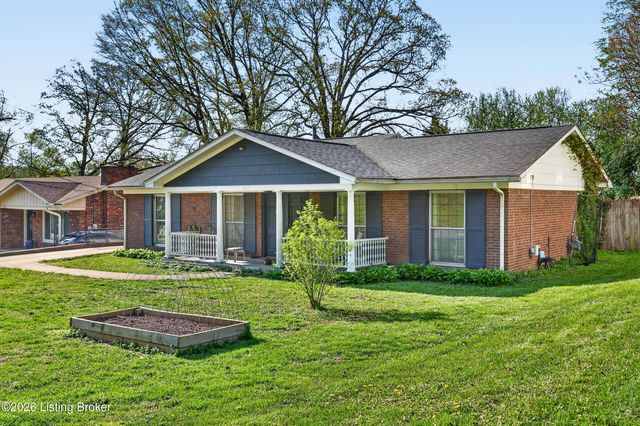 2302 High Pine Dr, Louisville, KY 40214