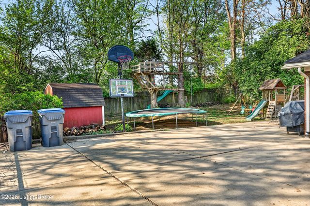 2302 High Pine Dr, Louisville, KY 40214