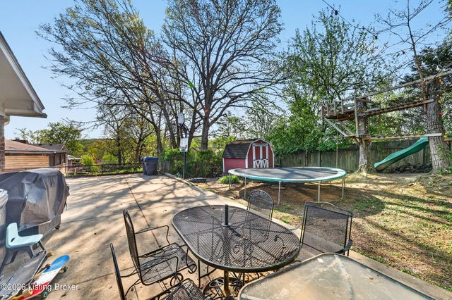 2302 High Pine Dr, Louisville, KY 40214