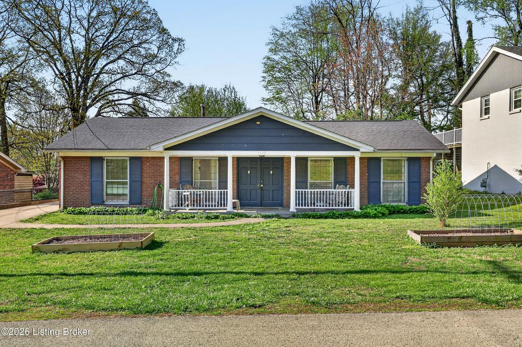 2302 High Pine Dr, Louisville, KY 40214