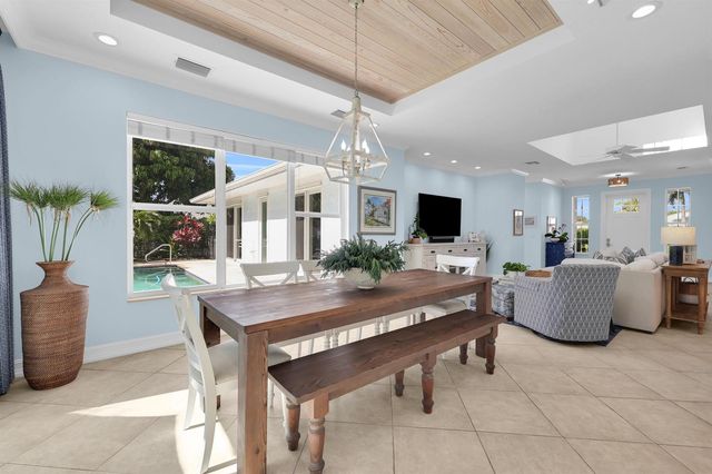236 Fairway E, Tequesta, FL 33469