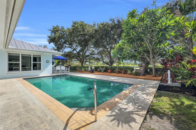 236 Fairway E, Tequesta, FL 33469