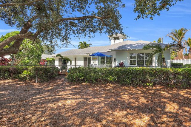 236 Fairway E, Tequesta, FL 33469