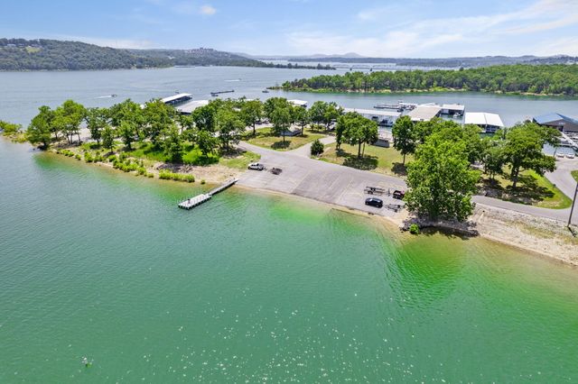 220 Bittersweet Circle, Kimberling City, MO 65686