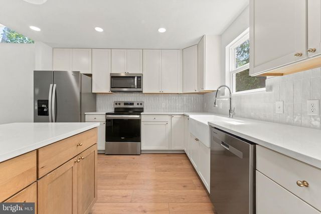 12312 PINEY LN, Remington, VA 22734