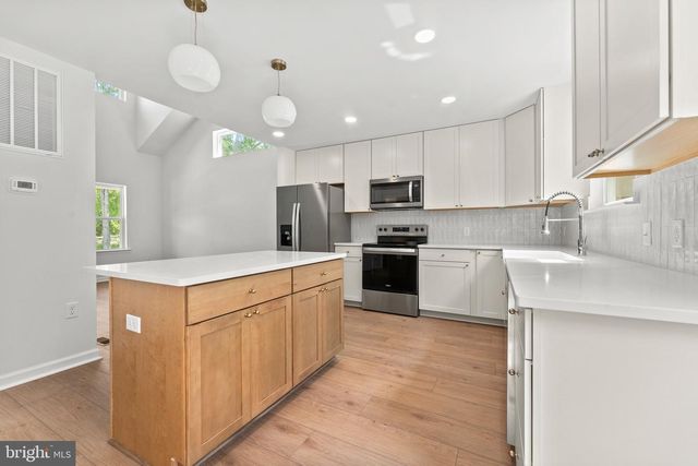 12312 PINEY LN, Remington, VA 22734