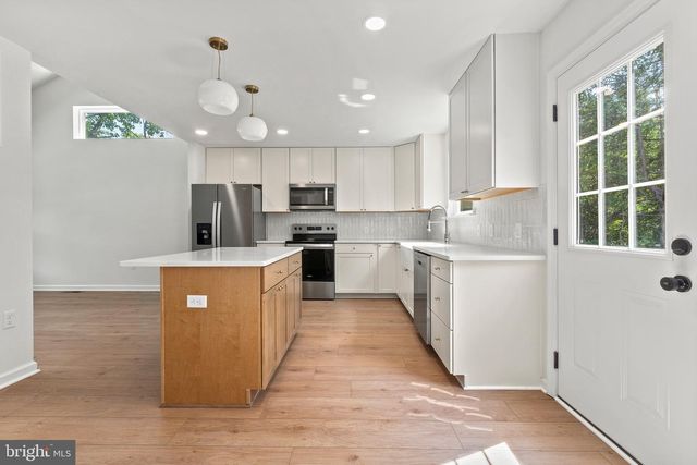 12312 PINEY LN, Remington, VA 22734