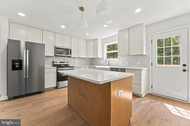 12312 PINEY LN, Remington, VA 22734