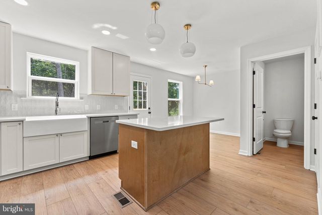 12312 PINEY LN, Remington, VA 22734