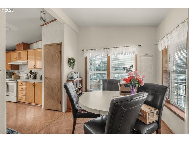 105 BREEZE St, Depoe Bay, OR 97341