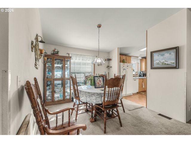 105 BREEZE St, Depoe Bay, OR 97341