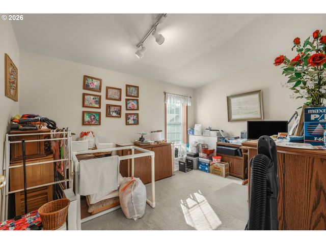 105 BREEZE St, Depoe Bay, OR 97341