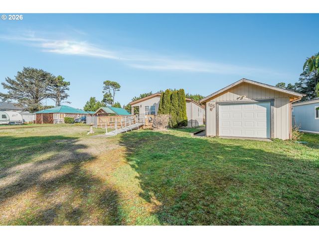105 BREEZE St, Depoe Bay, OR 97341