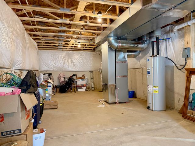 1829 S Creekside Court, Westville, IN 46391