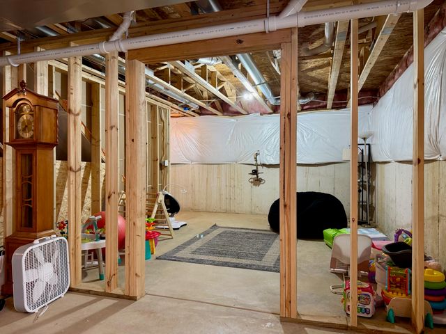 1829 S Creekside Court, Westville, IN 46391